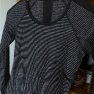 Lululemon T shirt long lightly worn
